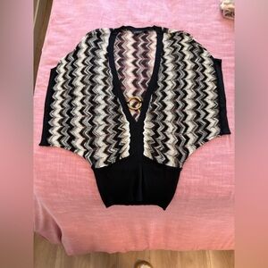 bebe Black White Gold 70’s Top